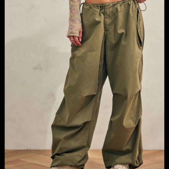 Urban Outfitters Pants - Iet Fran’s ballon pants size small